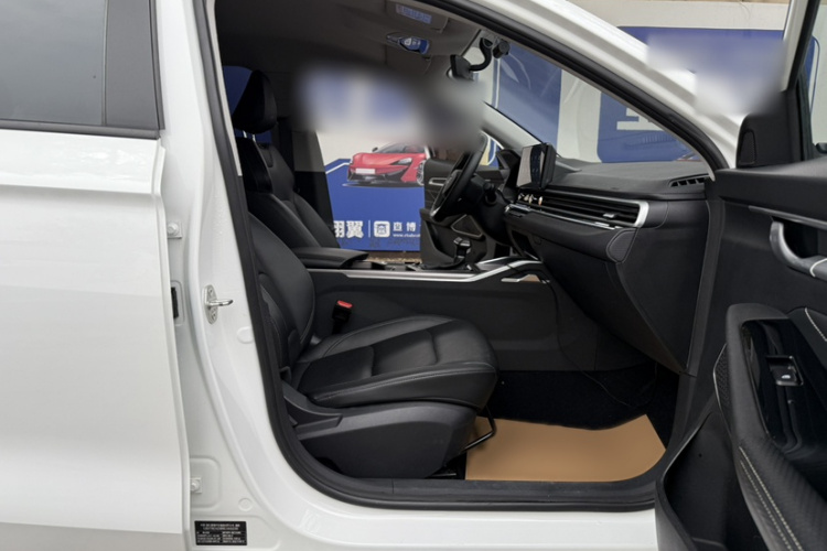 吉利汽车 帝豪 2022款 第4代 1.5L CVT精英型中控内饰7013