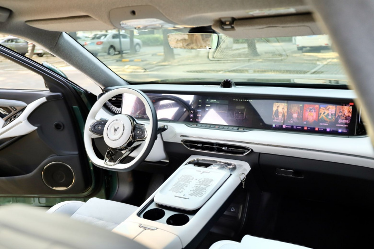 岚图汽车 岚图FREE 2025款 318 318km 后驱环游版中控内饰7007