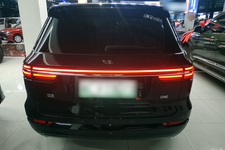 理想汽车 理想ONE 2021款 增程6座版车身外观6