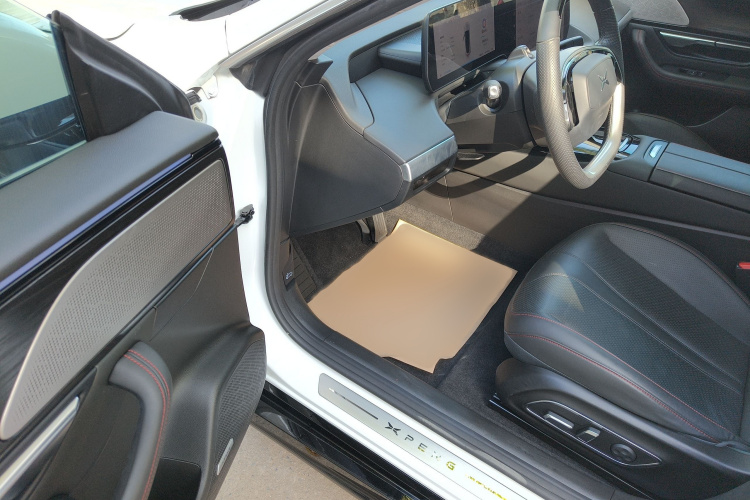 小鹏P7 2022款 625E中控内饰7003