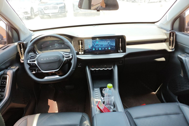 五菱汽车 五菱星云 2023款 2.0L DHT 旗舰版中控内饰12