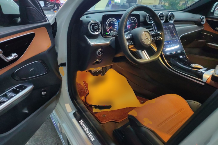 奔驰C级 2023款 C 260 L 运动版中控内饰7003