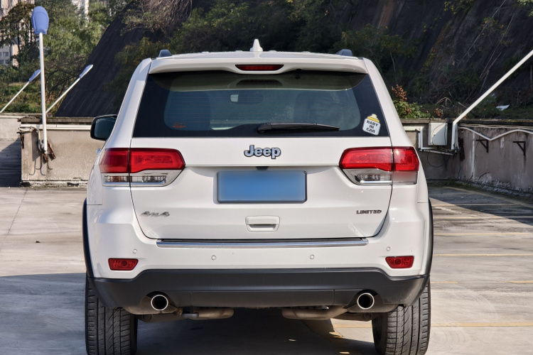 Jeep 大切诺基(进口) 2017款 3.0L 舒享导航版车身外观6006