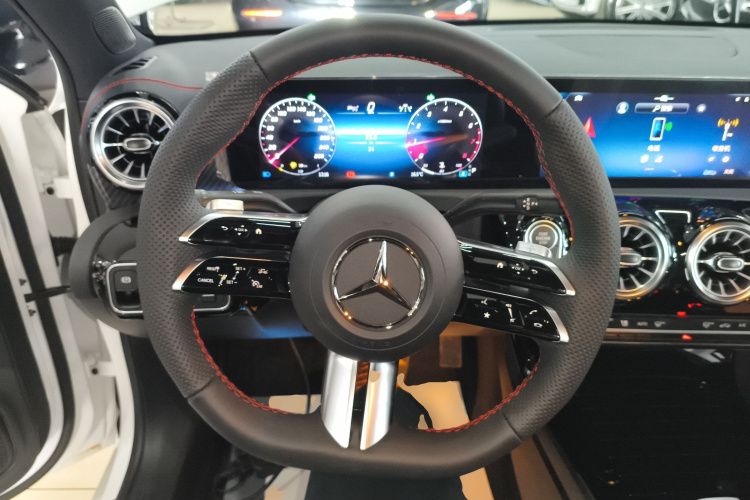 奔驰A级 2025款 A 200 L 时尚型局部细节13