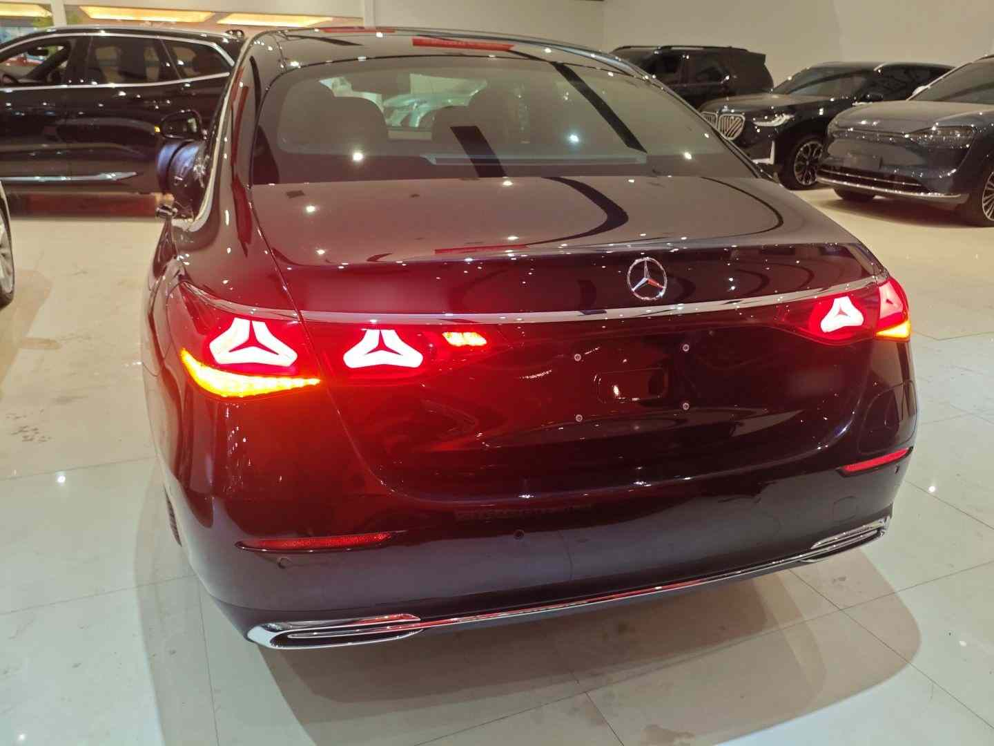 奔驰E级新能源 2024款 E 350 e L 插电式混合动力轿车(4)