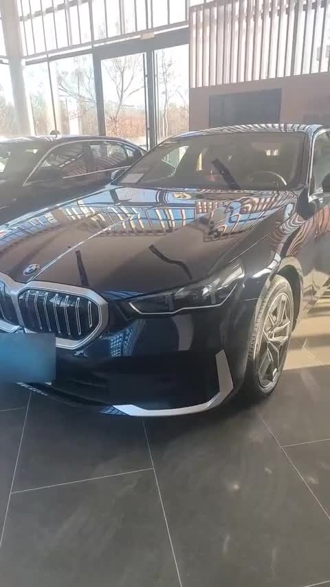 宝马5系 2025款 530Li xDrive 豪华套装讲解1