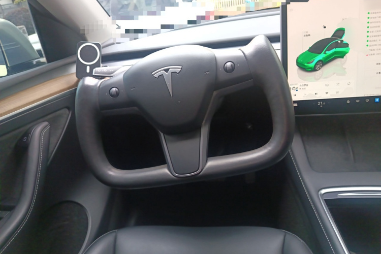 特斯拉 Model Y 2022款 后轮驱动版中控内饰13