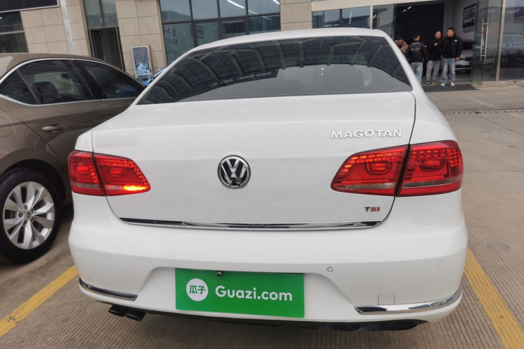 大众 迈腾 2015款 1.8TSI 豪华型车身外观6