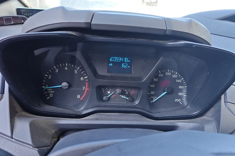 福特 全顺 2017款 2.0T汽油多功能商用车中轴中顶国V局部细节14