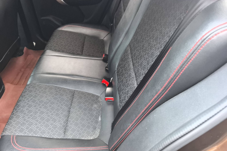 凯翼C3 2015款 1.5L AMT金钻版中控内饰7001