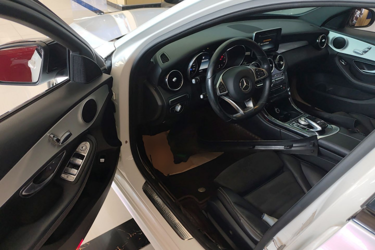 奔驰C级 2017款 C 200 运动版中控内饰7003