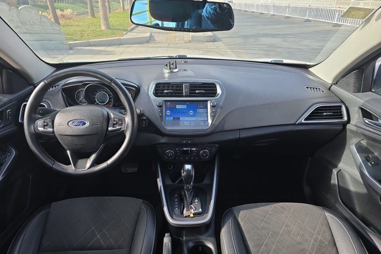 福特 福睿斯 2019款 改款 1.5L 自动悦享型 国VI中控内饰7003