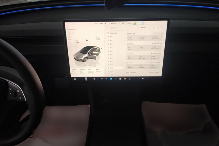 特斯拉 Model 3 2023款 后轮驱动版中控内饰7003