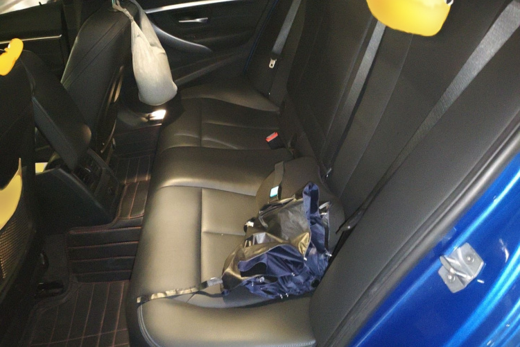 宝马3系 2018款 320i M运动曜夜版中控内饰7004