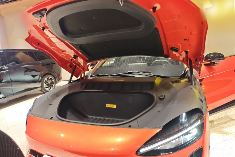 小米汽车 小米YU7 2025款 超长续航高性能四驱Max版局部细节24