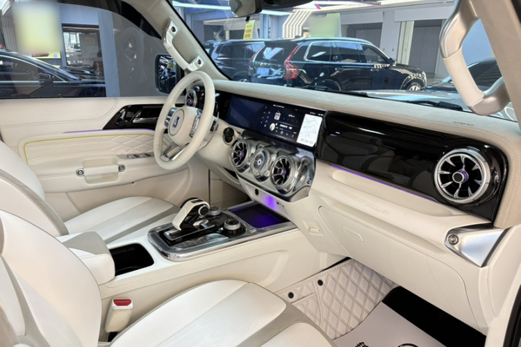 超境汽车 共创坦克300 2021款 2.0T 赛博坦克中控内饰7005