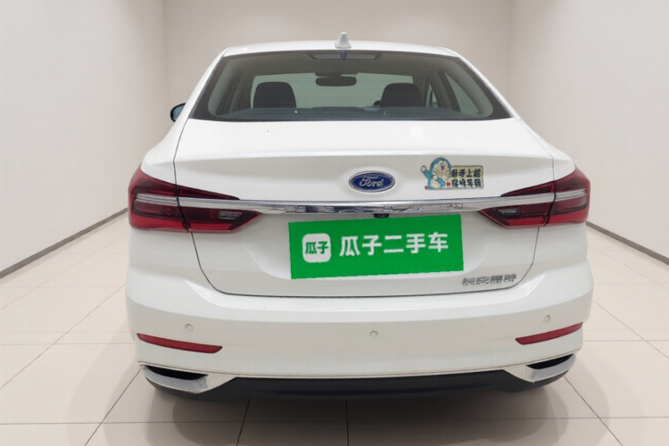 福特 福睿斯 2021款 1.5L 自动钻石版车身外观6
