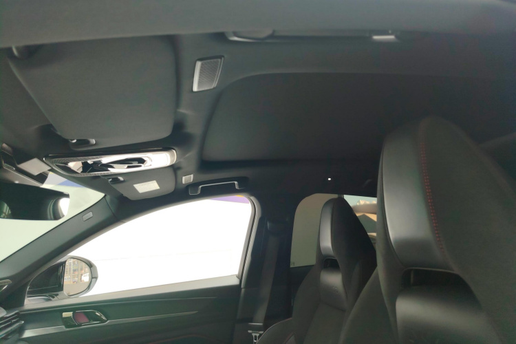 领克05 2020款 2.0TD 四驱劲Halo中控内饰22