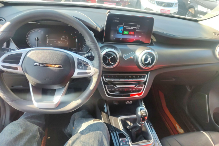 北京汽车 北京X5 2020款 1.5T 手动进取版 国VI中控内饰12