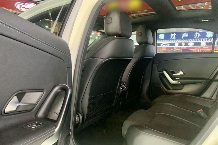 奔驰A级 2022款 改款二 A 200 L 运动轿车时尚型中控内饰7004