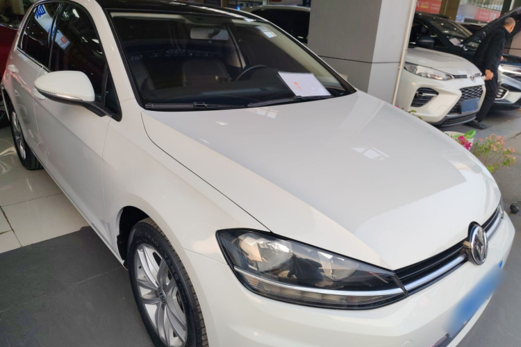 大众 高尔夫 2018款 230TSI 自动舒适型车身外观3