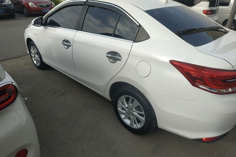 丰田 YARiS L 致享 2017款 1.5E CVT魅动版车身外观4