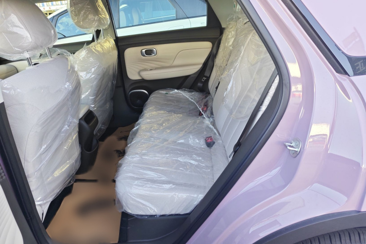 埃安 AION UT 2025款 330星辉版中控内饰7001