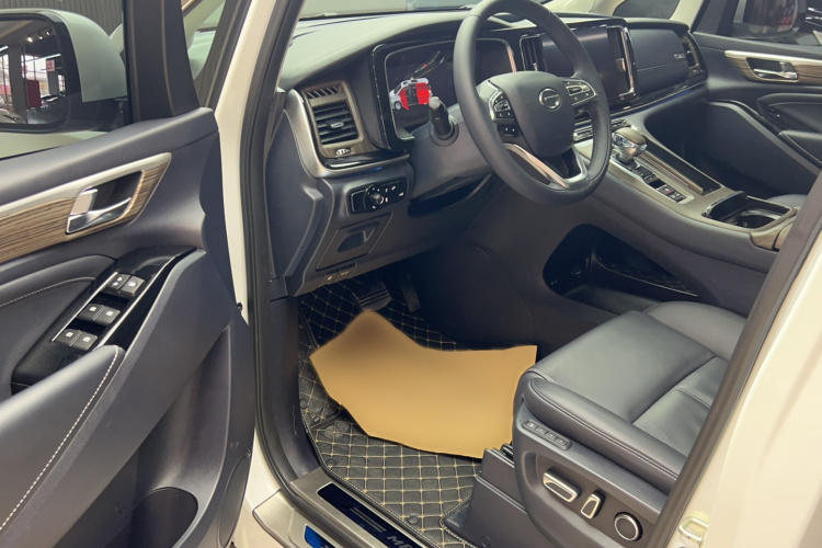 广汽传祺 传祺M8 2021款 大师系列 390T 至尊版中控内饰7002