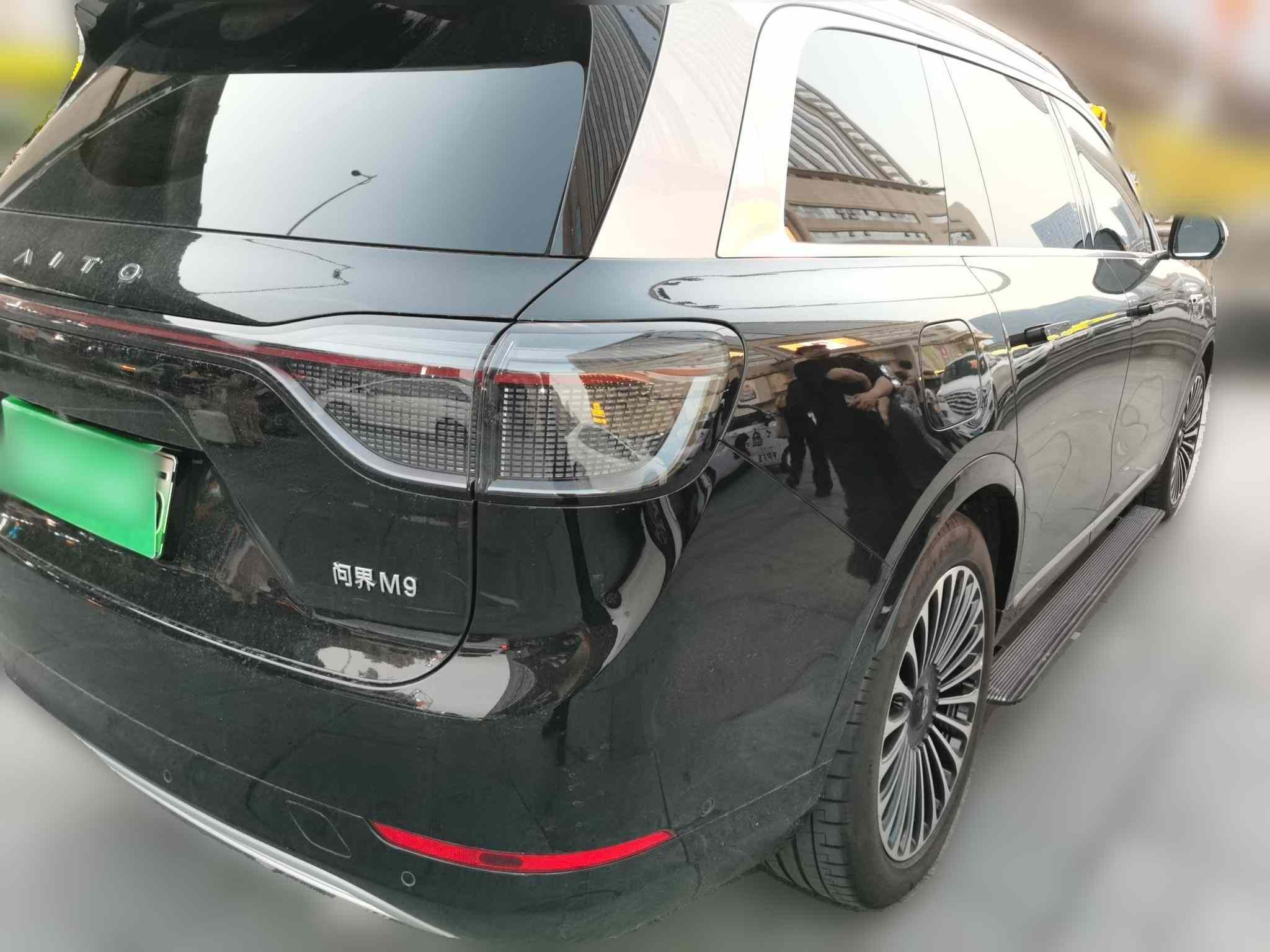 鸿蒙智行 问界M9 2024款 增程 Ultra版 52kWh 5座版(5)