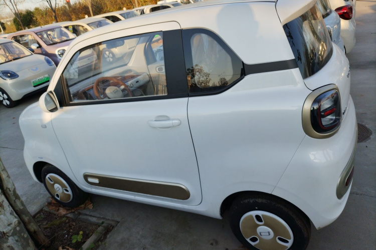 奔腾小马 2026款 222km 萌趣马 Plus车身外观6003