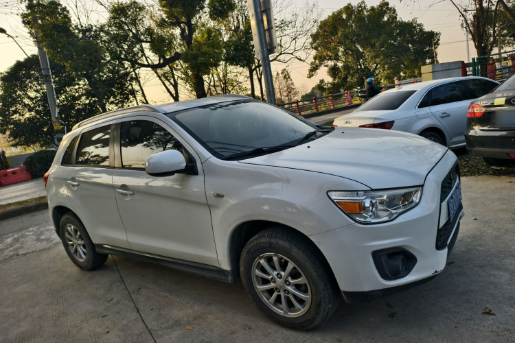 三菱 劲炫ASX 2013款 2.0L CVT两驱精英版车身外观6002