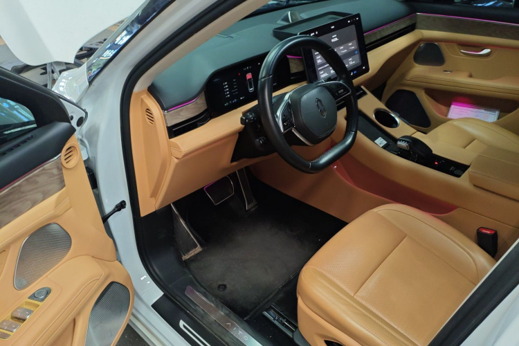 鸿蒙智行 问界M5 2022款 增程四驱至臻版中控内饰7003