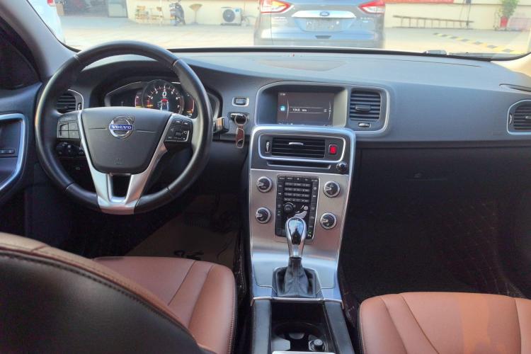 沃尔沃S60 2016款 S60L T4 智远版中控内饰7003