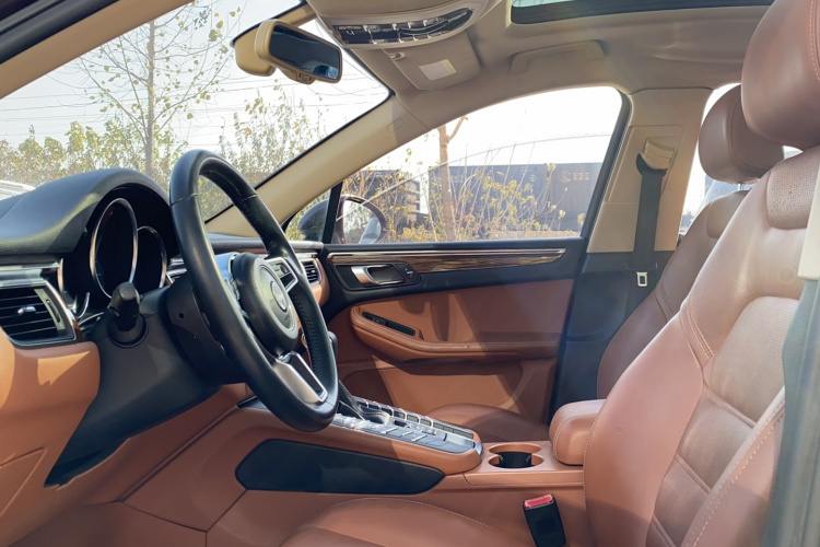 众泰SR9 2017款 2.0T 自动极致之梦版中控内饰7002