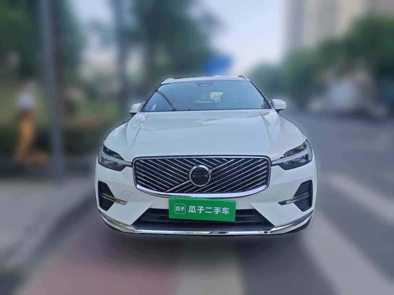 沃尔沃XC60 2026款 B5 四驱智逸豪华版(1)