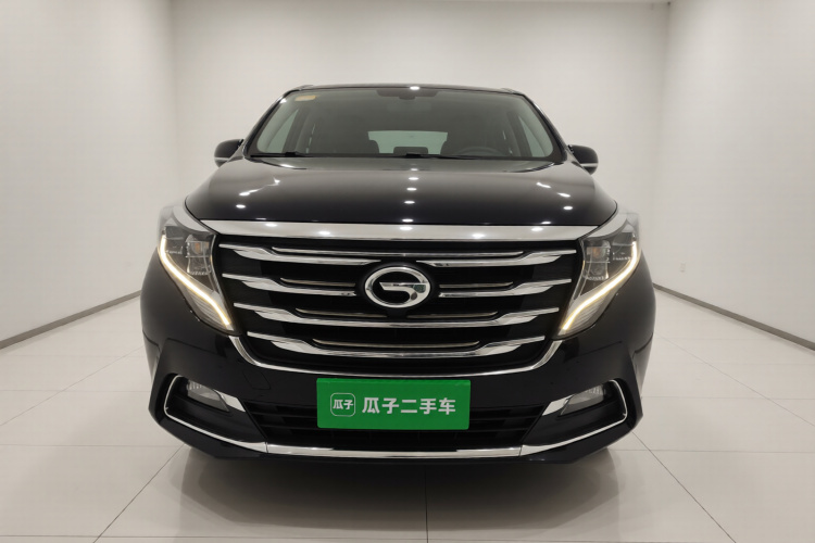 广汽传祺 传祺M8 2018款 320T 尊享版车身外观2