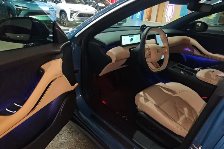 蔚来ET5 2022款 75kWh中控内饰20