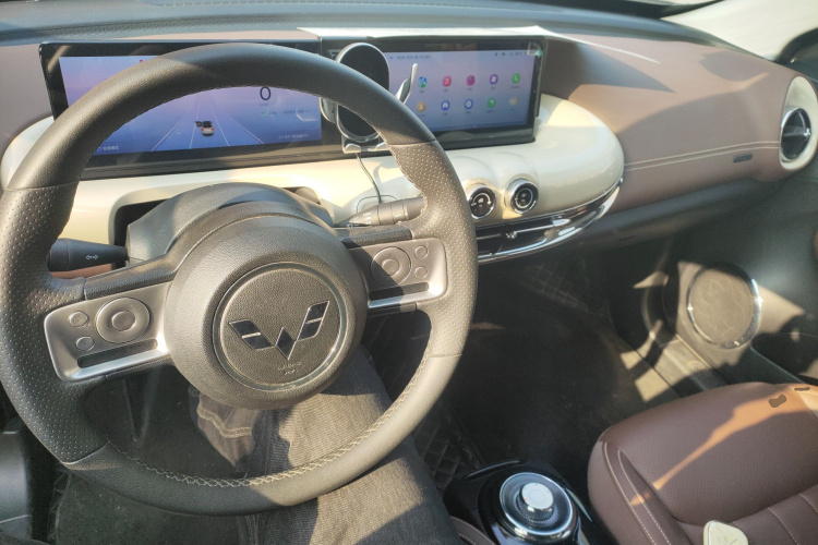 五菱汽车 五菱缤果 2023款 333km 灵犀互联+款中控内饰12