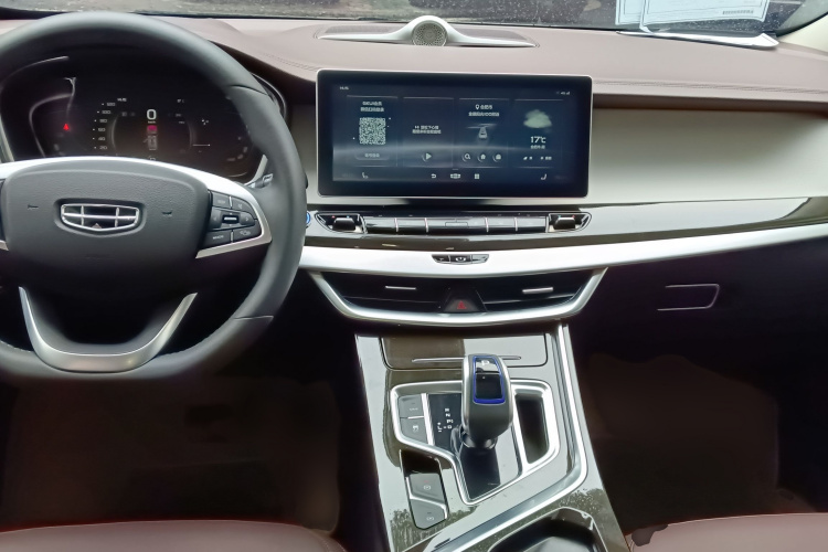 吉利汽车 嘉际新能源 2022款 1.5TD PHEV 白金尊贵型中控内饰7002