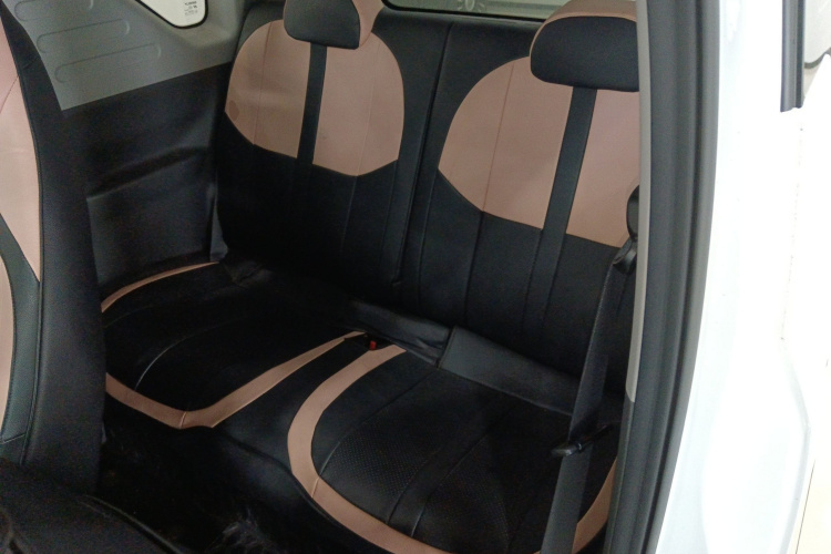 吉利银河 2023款 熊猫mini 200km 耐力熊中控内饰7004