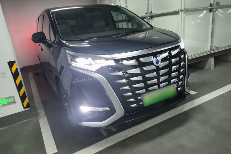 腾势D9 2022款 DM-i 1040 尊贵型车身外观6002