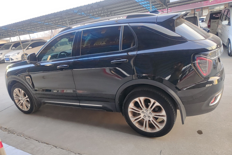 领克01 2017款 2.0T 两驱型Pro版车身外观4