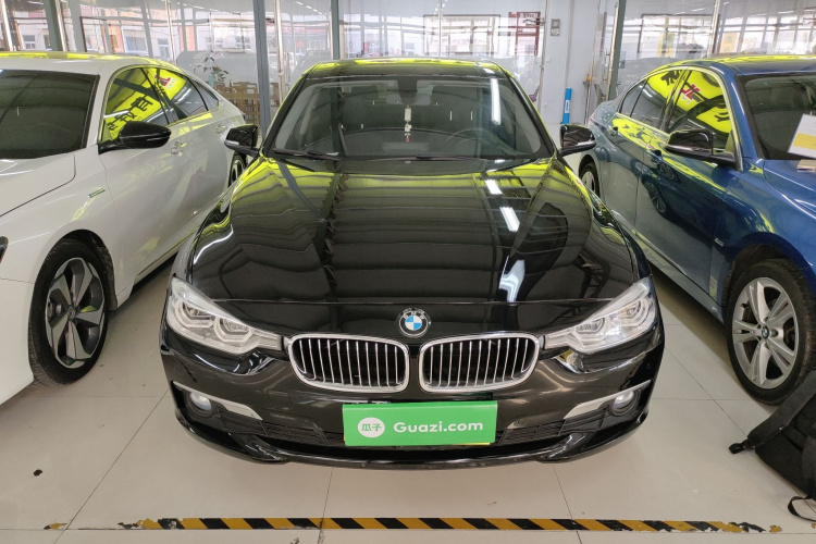 宝马3系 2019款 320Li 时尚型车身外观2