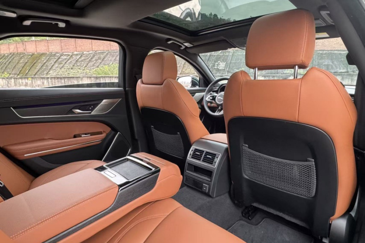 捷豹XFL 2023款 XFL 2.0T P250 两驱精英运动版中控内饰7006