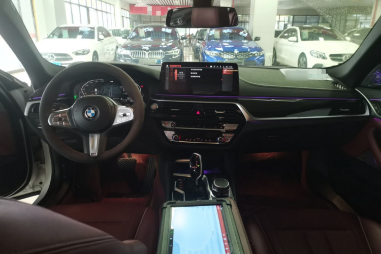 宝马5系 2022款 改款二 525Li M运动套装中控内饰12