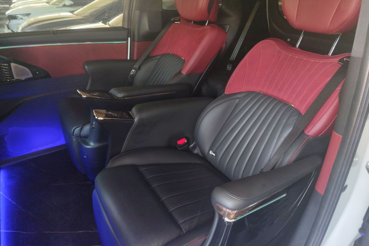 广汽传祺 传祺M8 2023款 宗师系列 双擎 御尊版中控内饰21