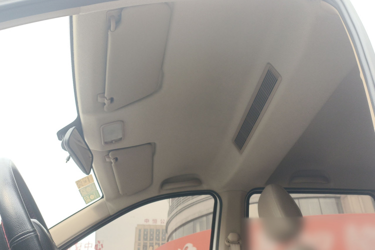 五菱汽车 五菱宏光 2019款 1.5L S标准型国VI LAR中控内饰22