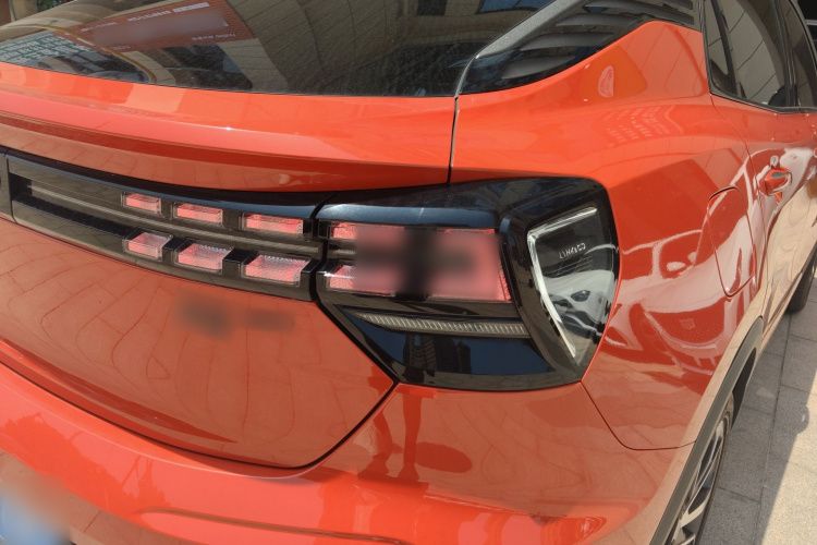 领克05 2020款 2.0TD 四驱劲Halo车身外观9