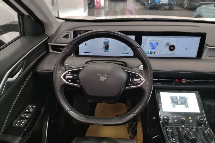 哪吒汽车 2022款 哪吒U-Ⅱ 610 三元锂中控内饰13