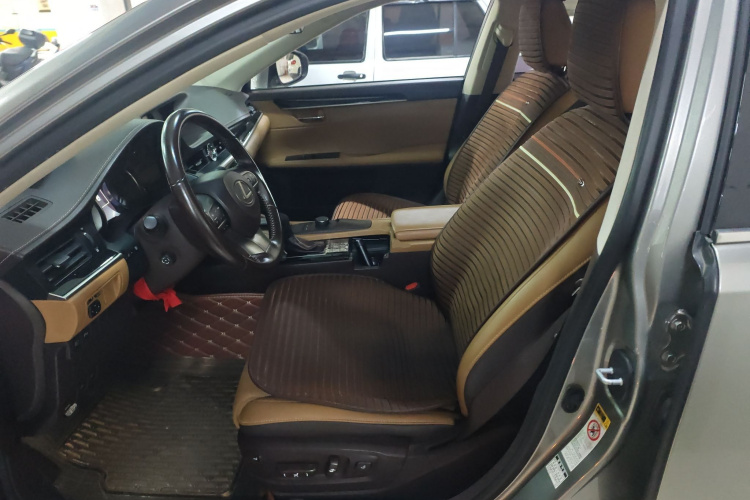 雷克萨斯ES 2015款 300h 舒适版中控内饰19